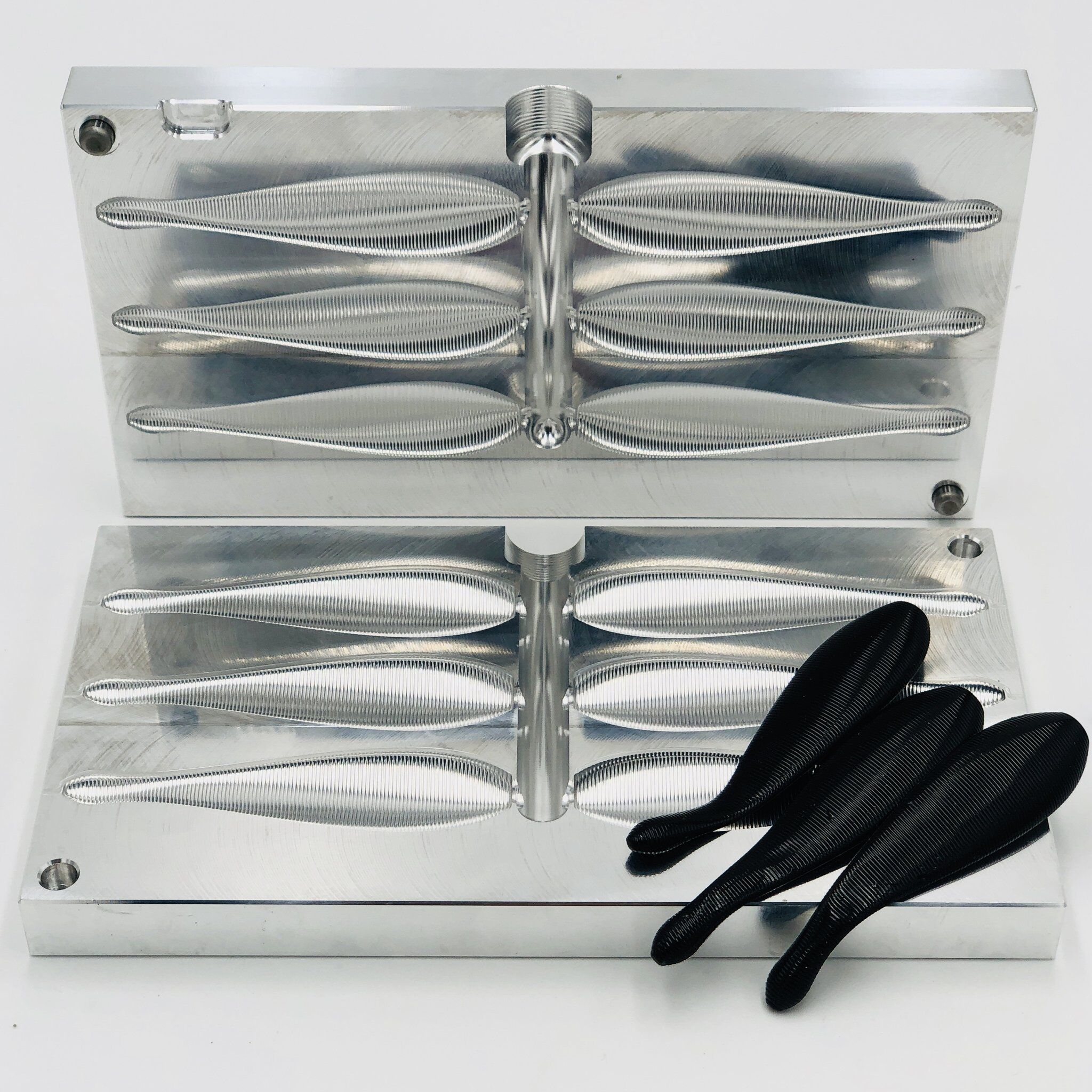 3.25innedleech1_099e1fa8-0f75-44bc-bb0a-b3dadec5e954_1024x1024@2x